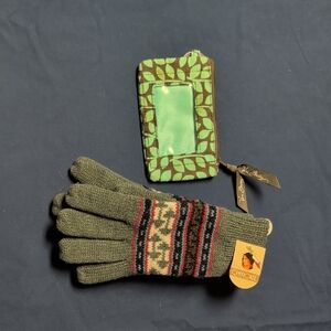 Cherokee Olive and Patterned Gloves with Card Holder